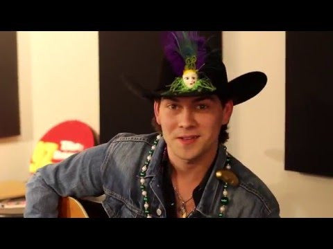 William Michael Morgan with this acoustic version of "Don't Close your Eyes"
